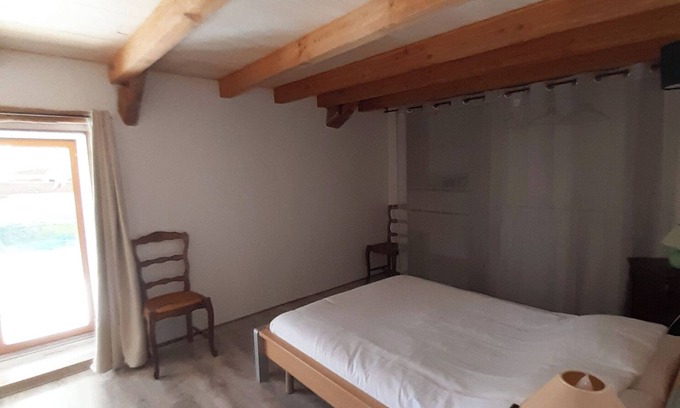 Varaire House | Charming Quercy barn from the mid-19th century 10 people
