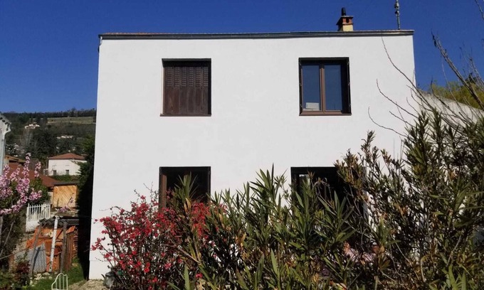 Crest House | Charming, quiet, ecologically renovated town house with small garden