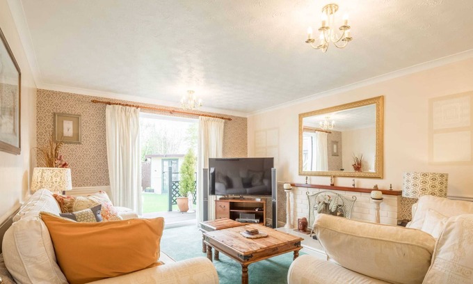 Cherry Hinton House | Charming & Quiet 4 Bedroom Residential Home