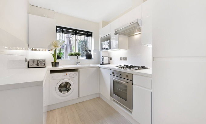 Wandsworth House | Charming quiet house with garden and parking