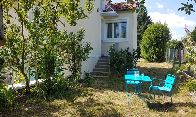 Muides-sur-Loire Cottage | Charming Renovated Cottage Near Château de Chambord with Private Garden and Modern Amenities