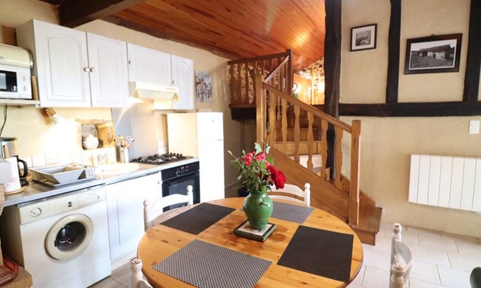 Maurs Cottage | Charming Renovated Cottage with Terrace, Garden & Fireplace, Near Medieval Maurs - Sleeps 4