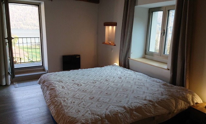 Condes House | Charming rental in an old farmhouse (1802).