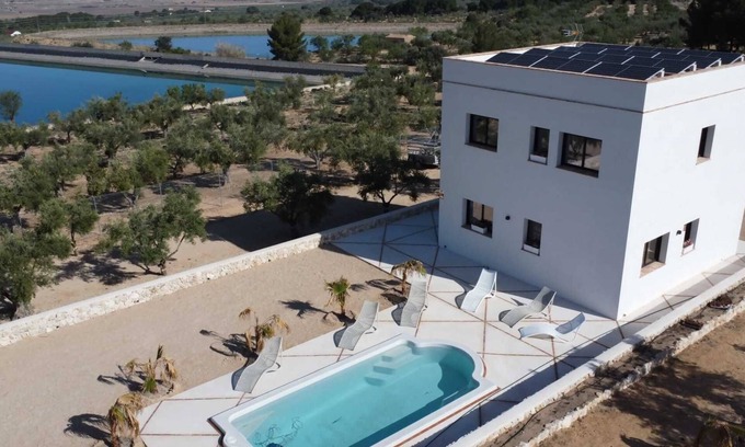 Biar House | Charming reservoir house