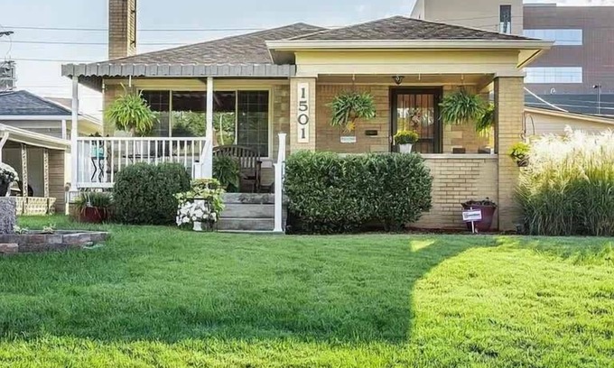 Indianapolis House | Charming Retreat in Indy!