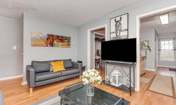 Enderly Park House | Charming Retreat, Sleeps 8, & Just Minutes from Uptown