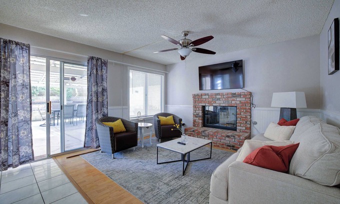 Moreno Valley House | Charming Retreat on Elmhurst Drive - Perfect for Your Next Getaway Awaits #41613