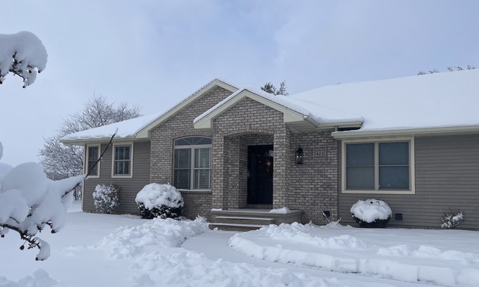 Tomah House | Charming retreat