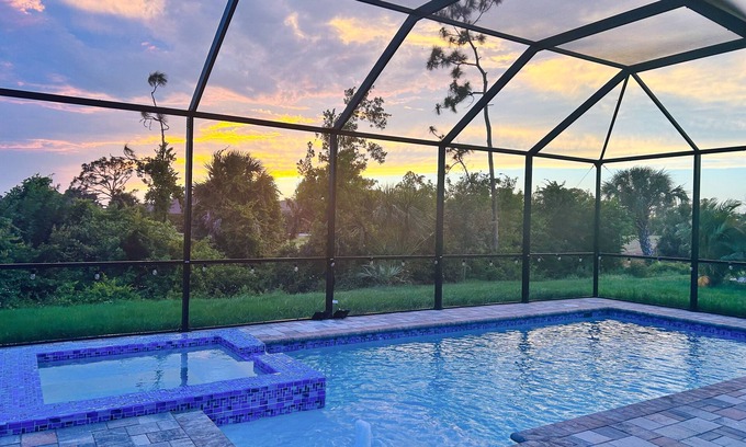 Pinehurst House | Charming retreat w/private lanai, heated pool,on the golf course- near beaches