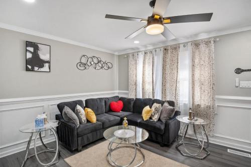 Chesterfield Court House House | Charming Retreat with Pool Table in Chesterfield!