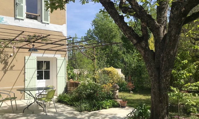 Roaix House | Charming riverside house