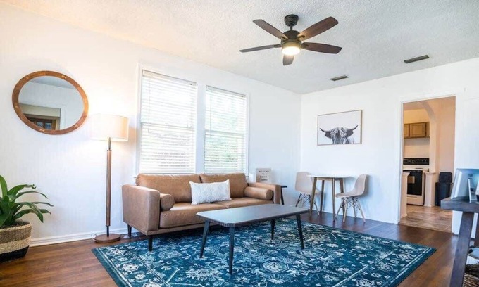 Riverside Apartment | Charming Riverside Retreat 1/1 - Near 5 Points #3