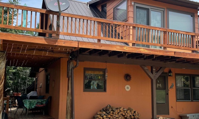 Drake Cabin | Charming Rocky Mountain Cabin