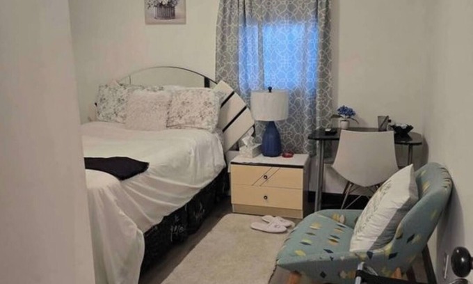 North Bergen Apartment | Charming room, 15 minutes away via ferry to NYC