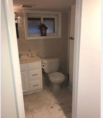Roselle House | Charming Room With half Private bathroom Medical#6