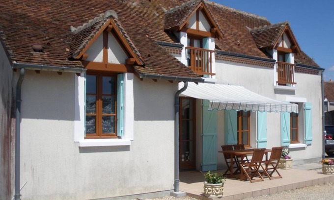 Chatillon-sur-Cher Cottage | Charming Rural House with Garden near Beauval Zoo and Loire Castles