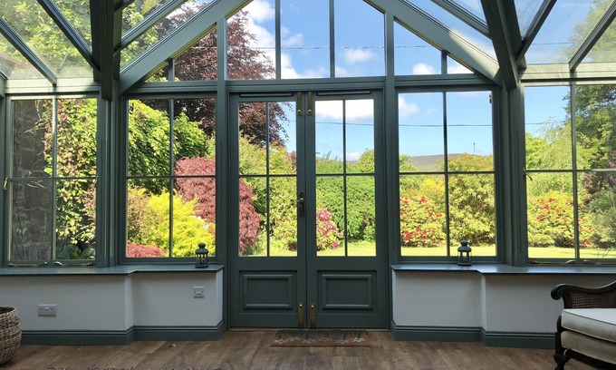 Peebles Cottage | Charming rural retreat in beautiful gardens