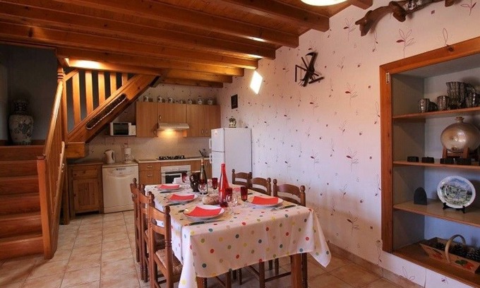 Boisset Cottage | Charming Rural Retreat: 3 BR, En-Suite WCs, Terraces, BBQ, Baby Gear, Near Medieval Villages