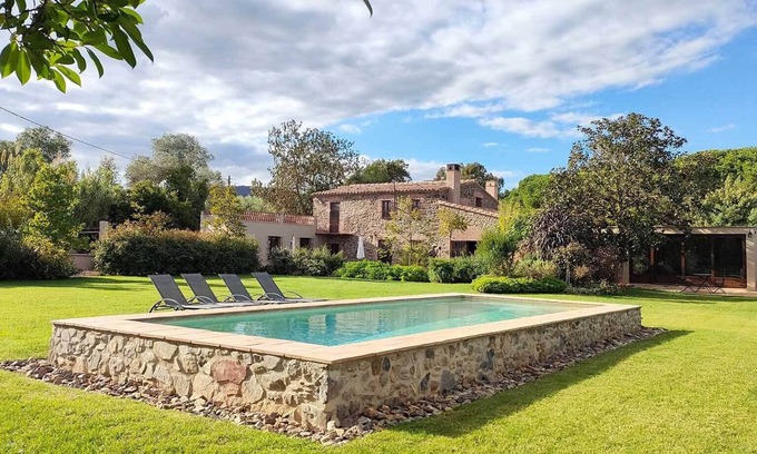 Vall-Llobrega Villa | Charming rural villa with swimming pool at Costa Brava
