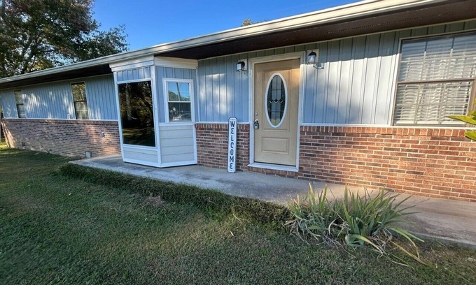 Dandridge House | Charming & Rustic 4-bedroom Smoky Mountain Home with Golf Cart and large yard!