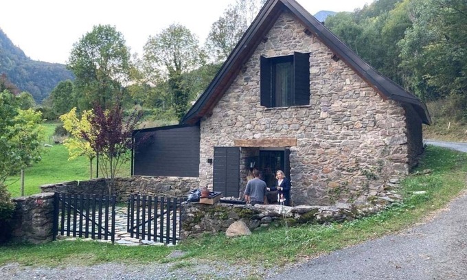 Borce House | Charming Rustic Borda in the Pyrenees