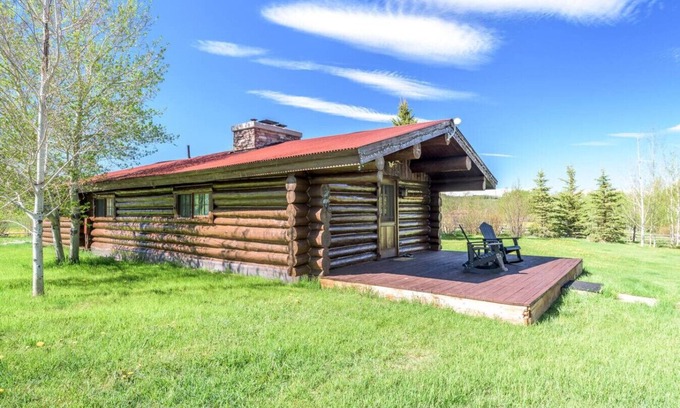 Bondurant Cabin | Charming, Rustic Cabin on River