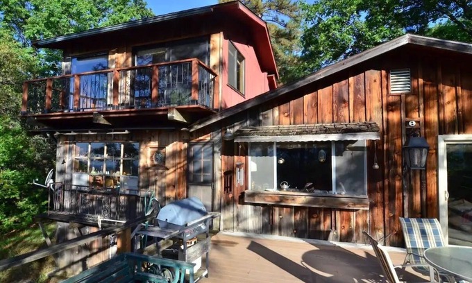Wishon Cabin | Charming Rustic Mountain Cabin, Near Yosemite,Amazing Views, and a Fireplace