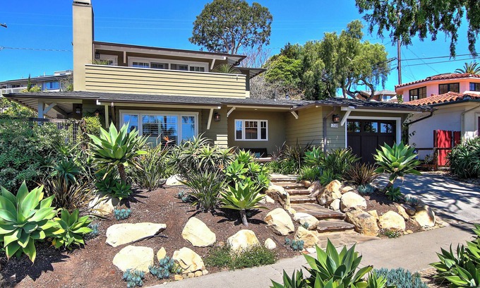 East Mesa House | Charming Santa Barbara Mesa Craftsman Home