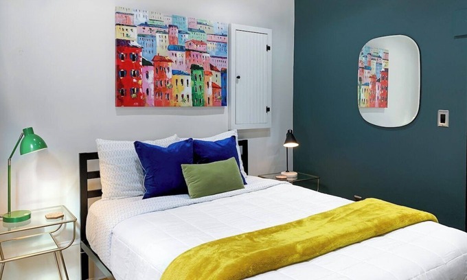 Savannah Victorian District Condo | Charming Savannah Stay I Steps to Forsyth Park I Outdoor Deck