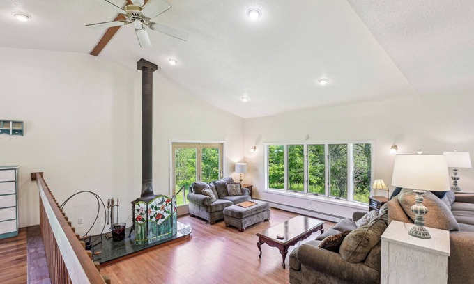 Gouldsboro House | Charming & Scenic Gouldsboro Getaway w/Patio!