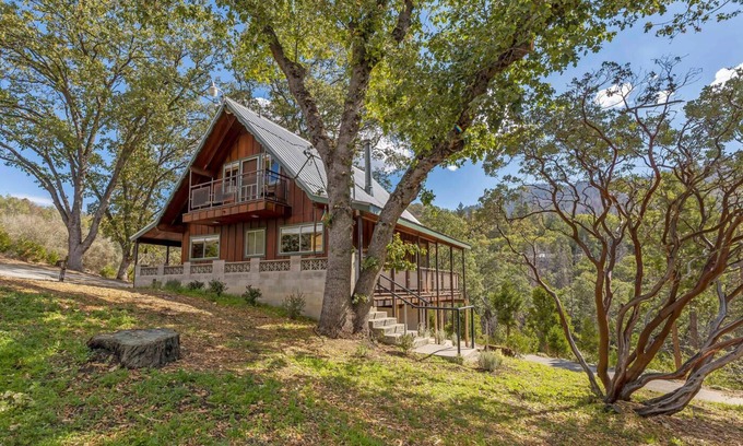Posey Cabin | Charming Sequoia National Forest Cabin with Breathtaking Views