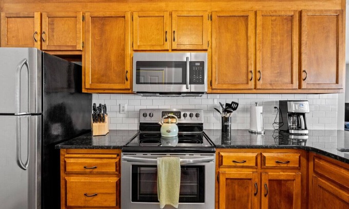 Manchester House | Charming Single Family Attached