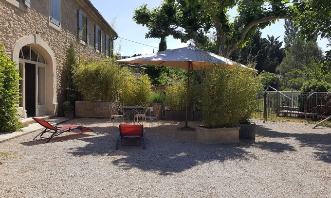 Lagnes Apartment | Charming single-storey gîte in a late 19th-century Provencal farmhouse (3*)