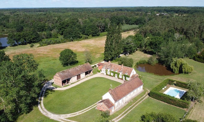 Lassay-sur-Croisne House | Charming Solognot estate with private swimming pool. Pleine nature