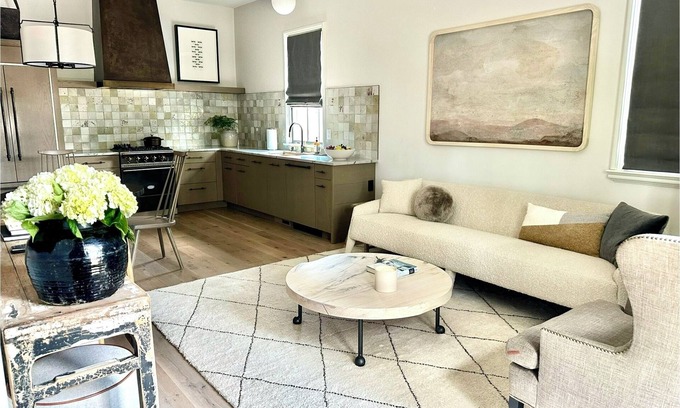 Morningside-Lenox Park House | Charming & sophisticated 2-bedroom townhome with WiFi/cable in beautiful Atlanta