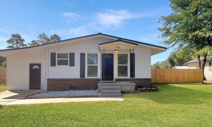 Rincon House | Charming Southern Retreat in Rincon – Near Savanna