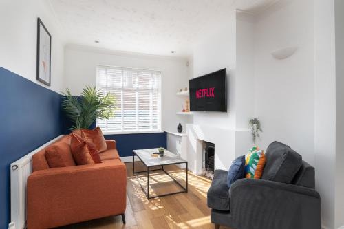 Northampton Apartment | Charming & Spacious 2 BR Home