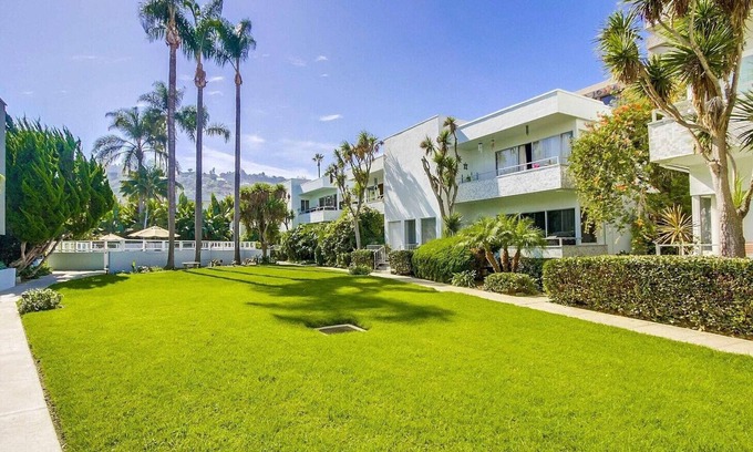La Jolla Shores Condo | Charming spacious 2-bedroom condo in gorgeous La Jolla Shores Walk to Beach