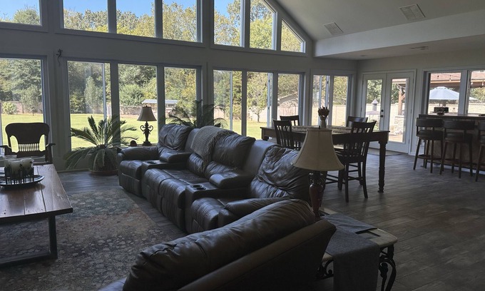 College Hill House | Charming & Spacious 4 Bdrm Oxford Home: Minutes from Ole Miss