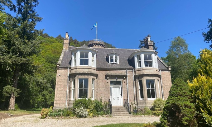 Ballater House | Charming, spacious, family home on Royal Deeside - close to amenities