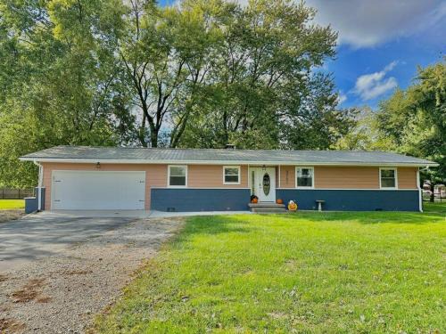 Shelbyville House | Charming Spacious Get Away