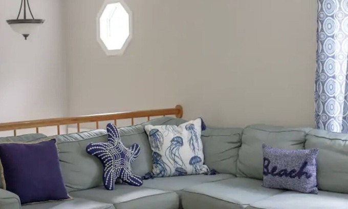 Bonnet Shores House | Charming & spacious beach home in Bonnet Shores, Narragansett