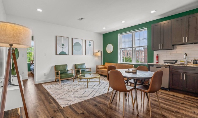 Fairmount Apartment | Charming & Spacious 3B/1B in Fairmount. Sleeps 8!