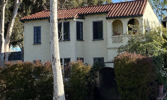 Beverly Grove House | Charming Spanish Oasis. Grove- Beverly Hills-LACMA-N. of Wiltshire.