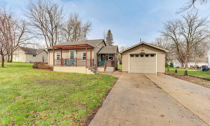 Spirit Lake House | Charming Spirit Lake Home - 6 Mi to Arnolds Park!