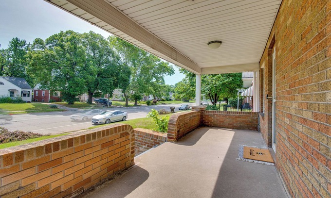 Springfield Cottage | Charming Springfield Home: 2 Mi to Downtown