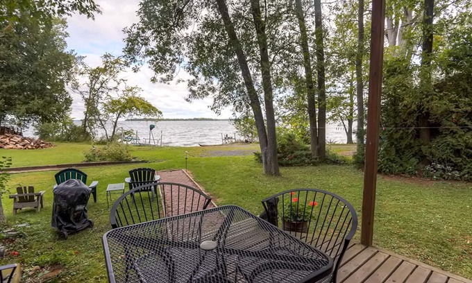 St. Albans Cottage | Charming St. Albans Cottage on Lake Champlain!