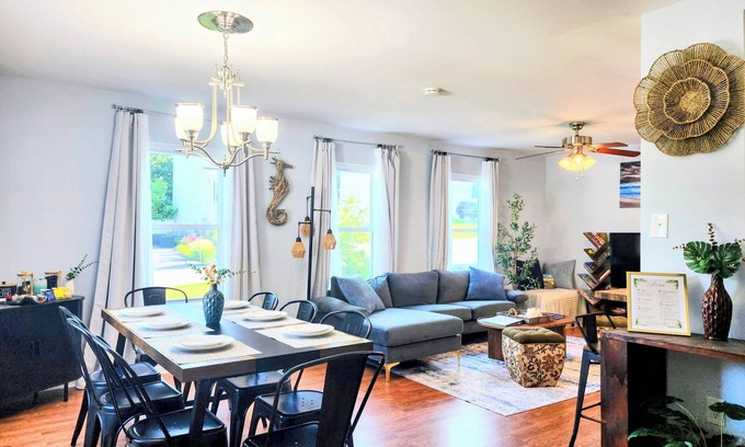 North Beach House | Charming Stay Near the Bay- w/Beach Passes!