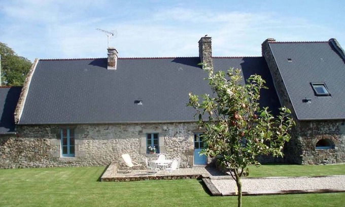 Blainville-sur-Mer Cottage | Charming Stone Cottage with Garden, Near Beach, WiFi, Bikes, BBQ, All Inclusive