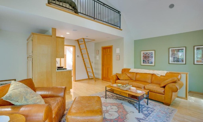 Stockholm Apartment | Charming Stockholm Abode in Walkable Location!